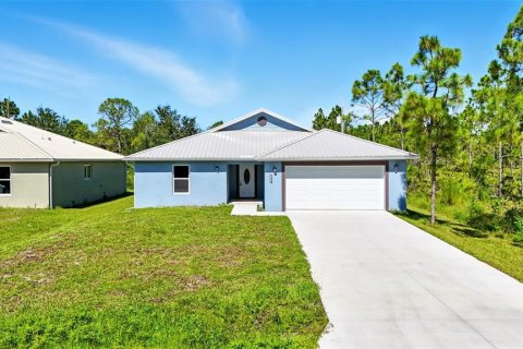 House in Punta Gorda, Florida 3 bedrooms, 117.89 sq.m. № 1894299 - photo 2
