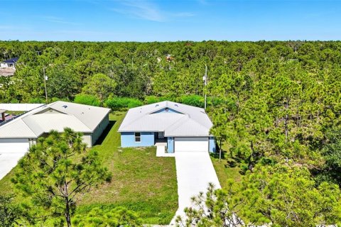 House in Punta Gorda, Florida 3 bedrooms, 117.89 sq.m. № 1894299 - photo 3