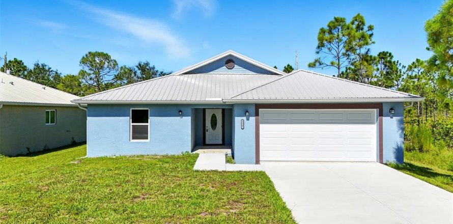 House in Punta Gorda, Florida 3 bedrooms, 117.89 sq.m. № 1894299