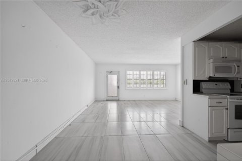 Купить кондоминиум в Дирфилд-Бич, Флорида 1 спальня, 65.03м2, № 2186946 - фото 9