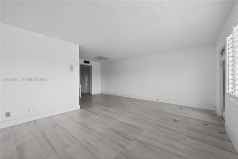 Купить кондоминиум в Дирфилд-Бич, Флорида 1 спальня, 65.03м2, № 2186946 - фото 6