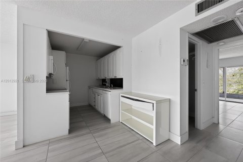 Купить кондоминиум в Дирфилд-Бич, Флорида 1 спальня, 65.03м2, № 2186946 - фото 8
