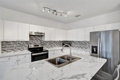 Touwnhouse à vendre à Homestead, Floride: 4 chambres, 171.5 m2 № 1952947 - photo 7