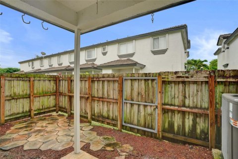 Touwnhouse à vendre à Homestead, Floride: 4 chambres, 171.5 m2 № 1952947 - photo 16