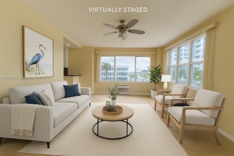 Condo in Fort Lauderdale, Florida, 1 bedroom  № 1945302 - photo 1