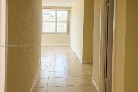 Condo in Fort Lauderdale, Florida, 1 bedroom  № 1945302 - photo 8