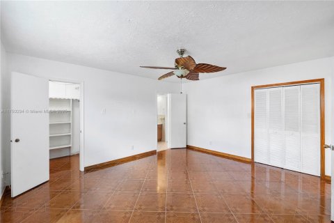 House in Hollywood, Florida 3 bedrooms, 174.56 sq.m. № 1633419 - photo 29
