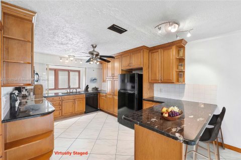 House in Hollywood, Florida 3 bedrooms, 174.56 sq.m. № 1633419 - photo 11