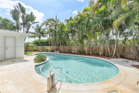 House in Hollywood, Florida 3 bedrooms, 174.56 sq.m. № 1633419 - photo 20