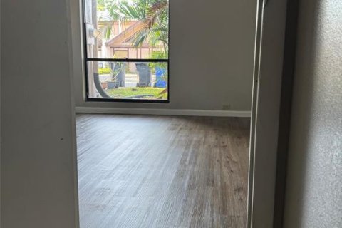 Condominio en venta en Tampa, Florida, 3 dormitorios, 131.64 m2 № 2216165 - foto 13