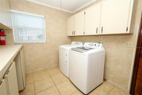 Купить виллу или дом в Орландо, Флорида 9 комнат, 258.27м2, № 2308857 - фото 17