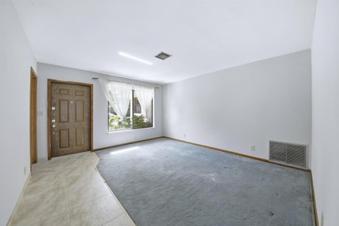 Villa ou maison à vendre à Dania Beach, Floride: 2 chambres, 146.88 m2 № 2082470 - photo 3