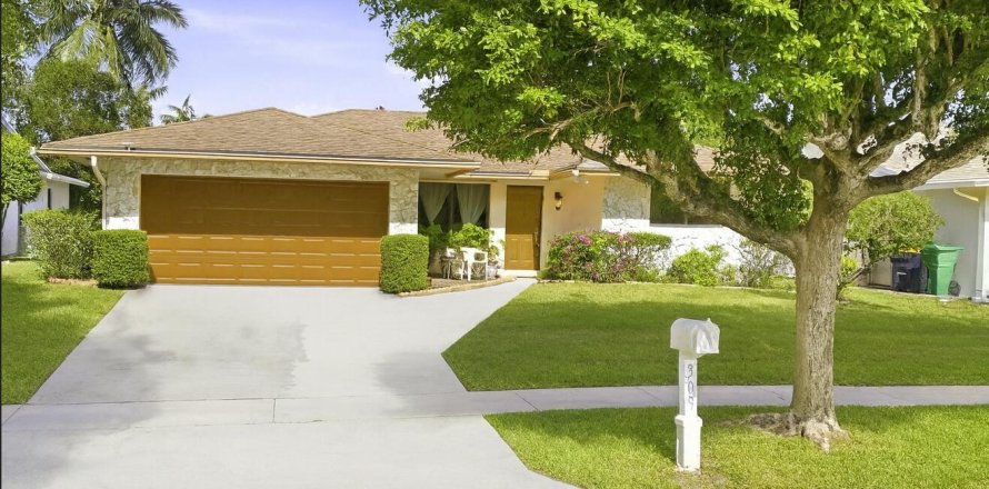 Villa ou maison à Dania Beach, Floride 2 chambres, 146.88 m2 № 2082470
