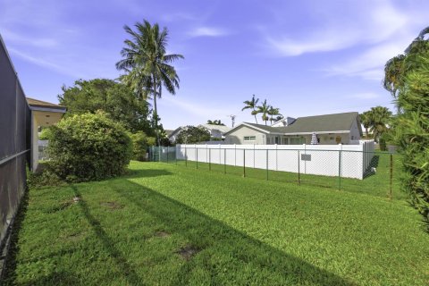 Villa ou maison à vendre à Dania Beach, Floride: 2 chambres, 146.88 m2 № 2082470 - photo 19