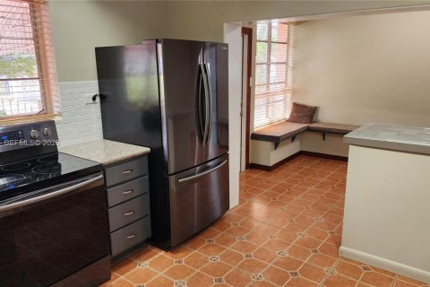 Villa ou maison à vendre à Miami, Floride: 2 chambres, 141.49 m2 № 2059454 - photo 21
