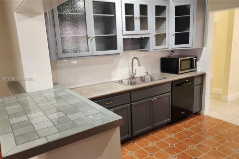 Villa ou maison à vendre à Miami, Floride: 2 chambres, 141.49 m2 № 2059454 - photo 20