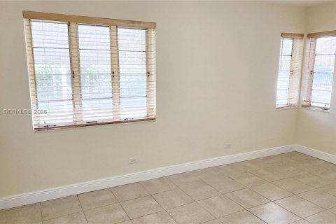 Villa ou maison à vendre à Miami, Floride: 2 chambres, 141.49 m2 № 2059454 - photo 26