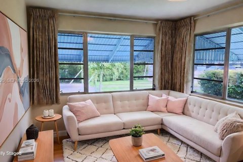 Villa ou maison à vendre à Miami, Floride: 2 chambres, 141.49 m2 № 2059454 - photo 6