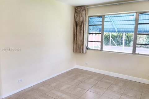 Villa ou maison à vendre à Miami, Floride: 2 chambres, 141.49 m2 № 2059454 - photo 7