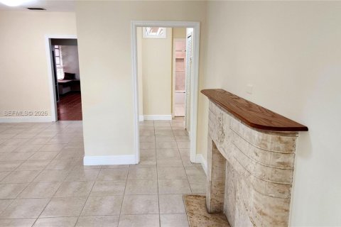 Villa ou maison à vendre à Miami, Floride: 2 chambres, 141.49 m2 № 2059454 - photo 13