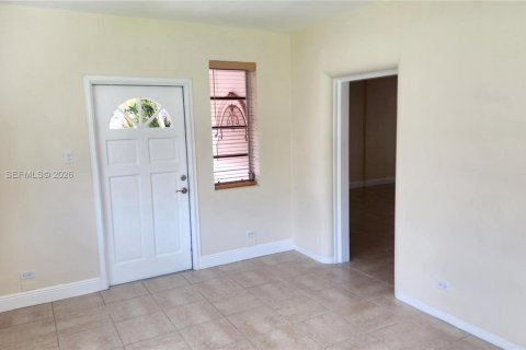 Villa ou maison à vendre à Miami, Floride: 2 chambres, 141.49 m2 № 2059454 - photo 8