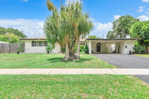 Villa ou maison à vendre à Plantation, Floride: 4 chambres, 202.71 m2 № 2087517 - photo 3