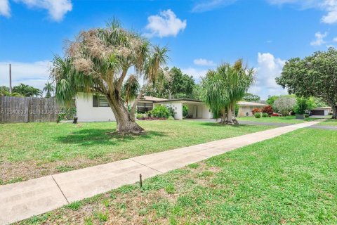 Villa ou maison à vendre à Plantation, Floride: 4 chambres, 202.71 m2 № 2087517 - photo 4