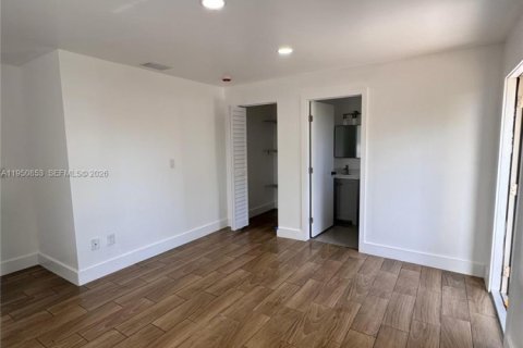 Villa ou maison à Hallandale Beach, Floride 1 chambre, 215.63 m2 № 2007047