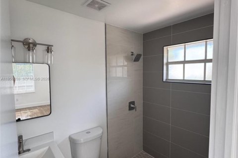 Villa ou maison à louer à Hallandale Beach, Floride: 1 chambre, 215.63 m2 № 2007047 - photo 2
