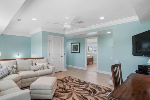 House in Redington Shores, Florida 3 bedrooms, 214.6 sq.m. № 1510819 - photo 28