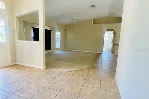 Villa ou maison à louer à Punta Gorda, Floride: 3 chambres, 157.93 m2 № 1787338 - photo 4