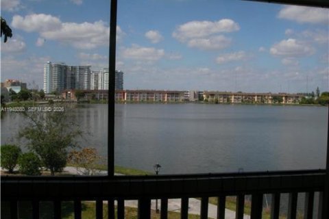 Снять в аренду кондоминиум в Майами, Флорида 2 спальни, 103.86м2, № 2005242 - фото 5