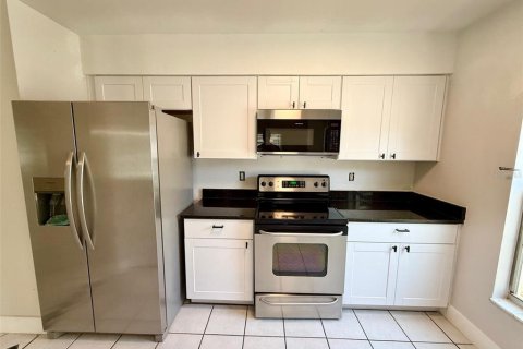 Casa en venta en Tampa, Florida, 3 dormitorios, 166.3 m2 № 1873253 - foto 13