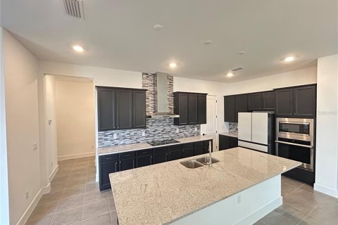 Casa en alquiler en Wesley Chapel, Florida, 5 dormitorios, 302.12 m2 № 1796906 - foto 5