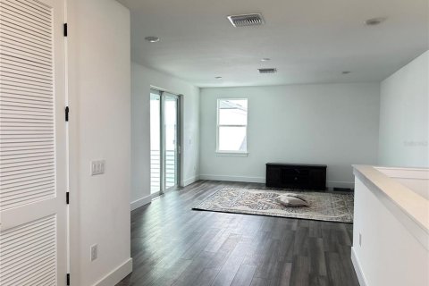 Casa en alquiler en Wesley Chapel, Florida, 5 dormitorios, 302.12 m2 № 1796906 - foto 21