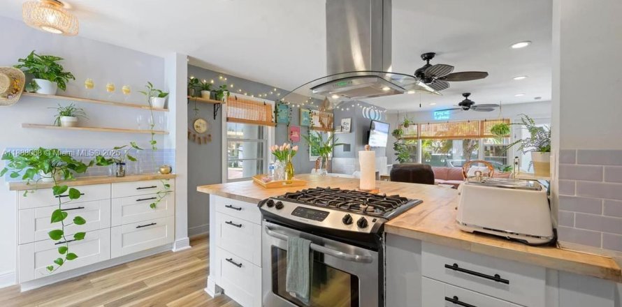 Condo in Hollywood, Florida, 2 bedrooms  № 2021203