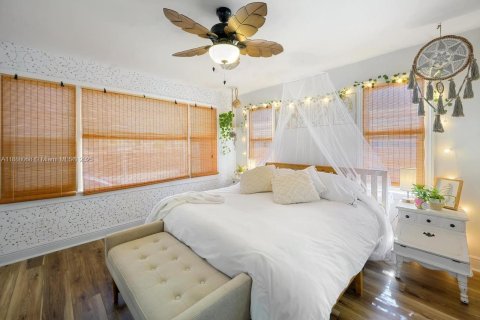 Condo in Hollywood, Florida, 2 bedrooms  № 2021203 - photo 3