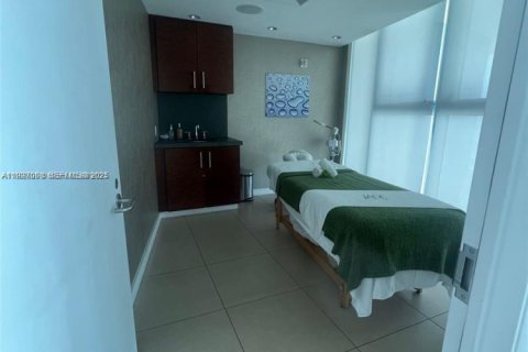 Copropriété à louer à Sunny Isles Beach, Floride: 1 chambre, 80.08 m2 № 1985949 - photo 12