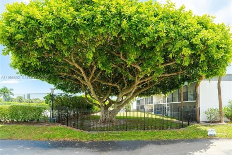 Apartamento en alquiler en Lantana, Florida, 1 dormitorio, 1727.61 m2 № 2010691 - foto 24