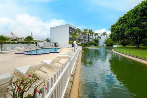 Apartamento en alquiler en Lantana, Florida, 1 dormitorio, 1727.61 m2 № 2010691 - foto 26