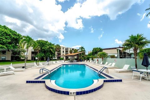 Apartamento en alquiler en Lantana, Florida, 1 dormitorio, 1727.61 m2 № 2010691 - foto 27