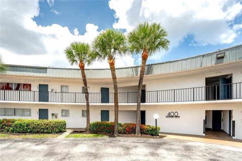 Apartamento en alquiler en Lantana, Florida, 1 dormitorio, 1727.61 m2 № 2010691 - foto 3