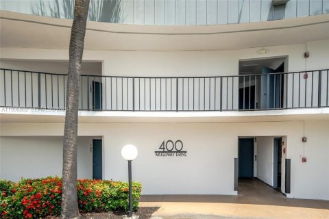 Apartamento en alquiler en Lantana, Florida, 1 dormitorio, 1727.61 m2 № 2010691 - foto 2