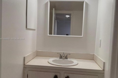 Apartamento en alquiler en Lantana, Florida, 1 dormitorio, 1727.61 m2 № 2010691 - foto 7