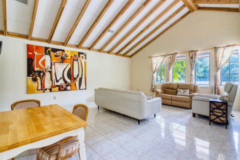Villa ou maison à vendre à New Smyrna Beach, Floride: 3 chambres, 138.42 m2 № 2354867 - photo 6