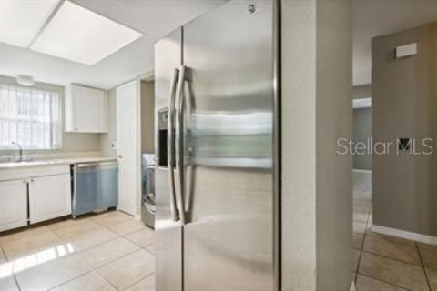 Condominio en alquiler en Orlando, Florida, 2 dormitorios, 84.08 m2 № 1800487 - foto 9