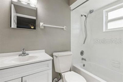 Condominio en alquiler en Orlando, Florida, 2 dormitorios, 84.08 m2 № 1800487 - foto 13