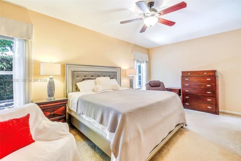 Купить виллу или дом в Майами-Спрингс, Флорида 4 спальни, 293.57м2, № 2049699 - фото 19