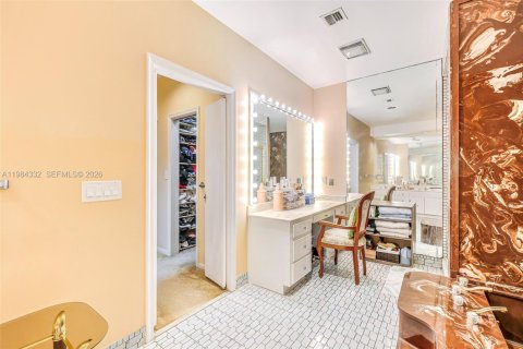 Купить виллу или дом в Майами-Спрингс, Флорида 4 спальни, 293.57м2, № 2049699 - фото 23