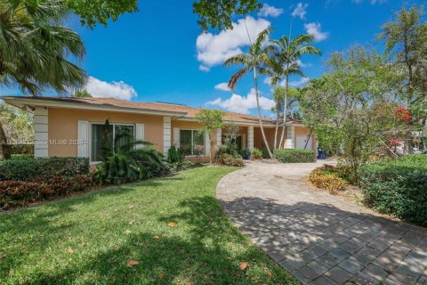 Дом в Майами-Спрингс, Флорида 4 спальни, 293.57м2 № 2049699